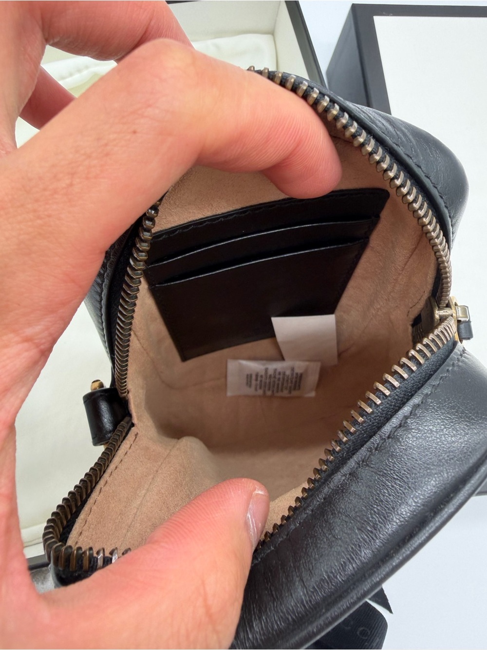 🆕 in Box Gucci Black Chevron Leather Mini Crossbody with Gold GG - Picture 9 of 11